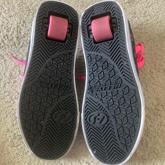 HEELYS Roller Skate Shoes Unisex Size Youth 6 Pro 20 Wheeled Sneakers Black Neon - Picture 5 of 9